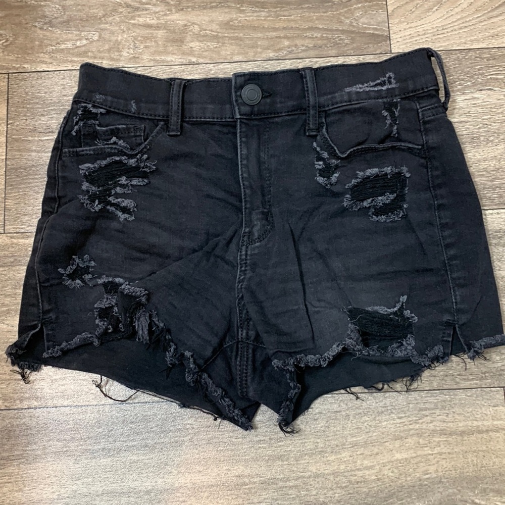 SO High Rise Curvy Distressed Short